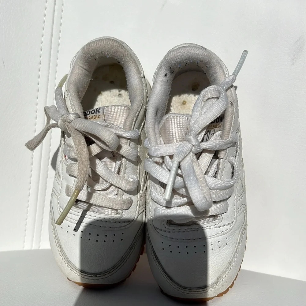 Reebok Classic Leather White Kid’s Shoe - Picture 6 of 6